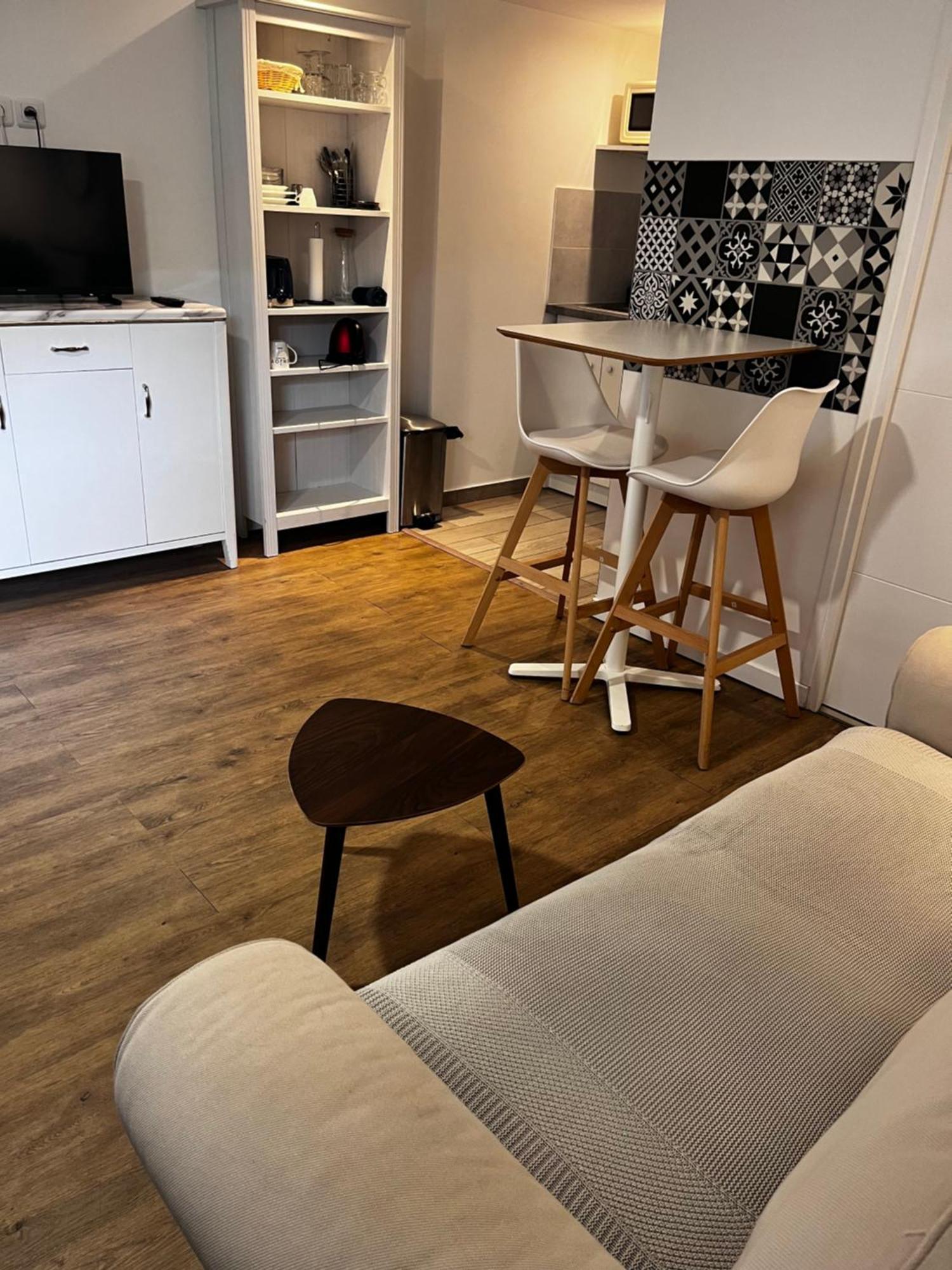 Studio Proche Gare Et Versailles 4 Min A Pied Train Vers Paris Marly-le-Roi Exterior photo